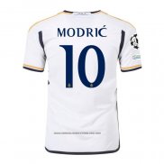 Camisola Real Madrid Jogador Modric 1º 2023-2024
